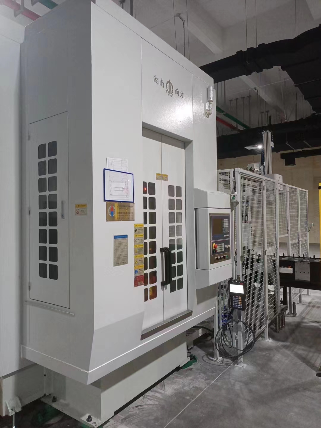 LJ5710伺服上(shàng)拉式機械内(nei)拉床自動化(hua)